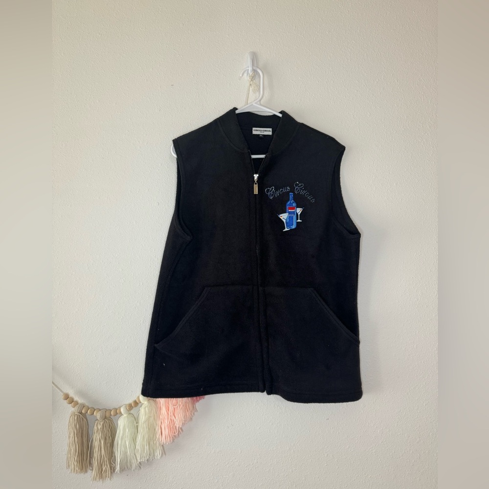 Circus circus Reno fleece vest 🛍